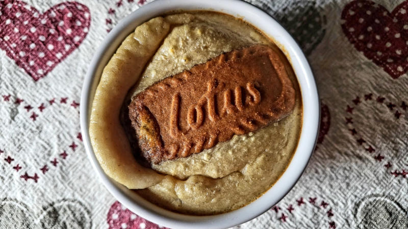 Baked oats proteica al caramello con cuore morbido