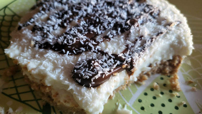 Torta proteica allo yogurt al cocco