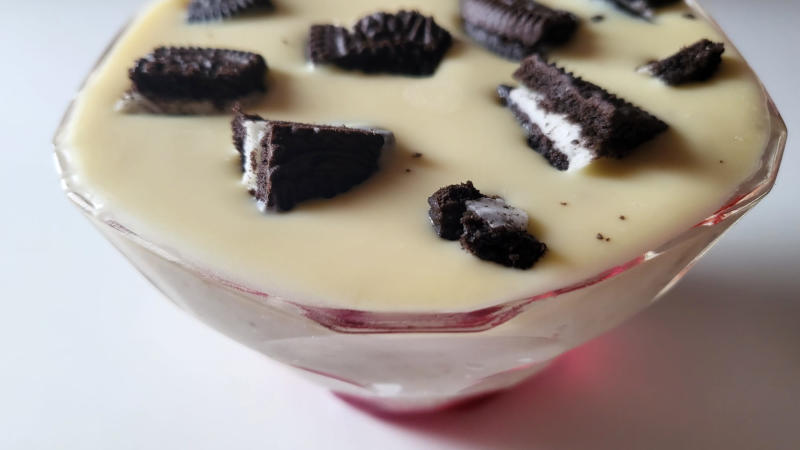 Overnight oats proteico Oreo e cioccolato bianco