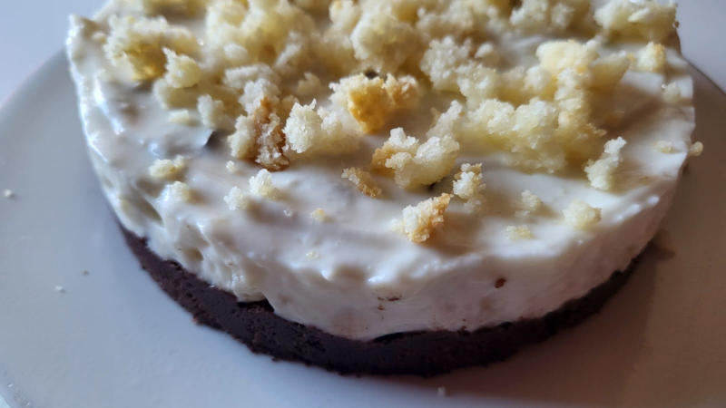 Cheesecake proteica pere, cioccolato e amaretti