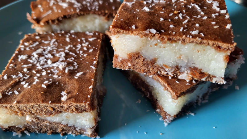 Brownies proteici al cocco