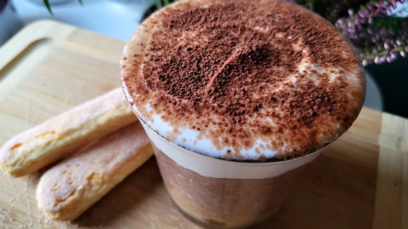 Chia pudding proteico al tiramisù