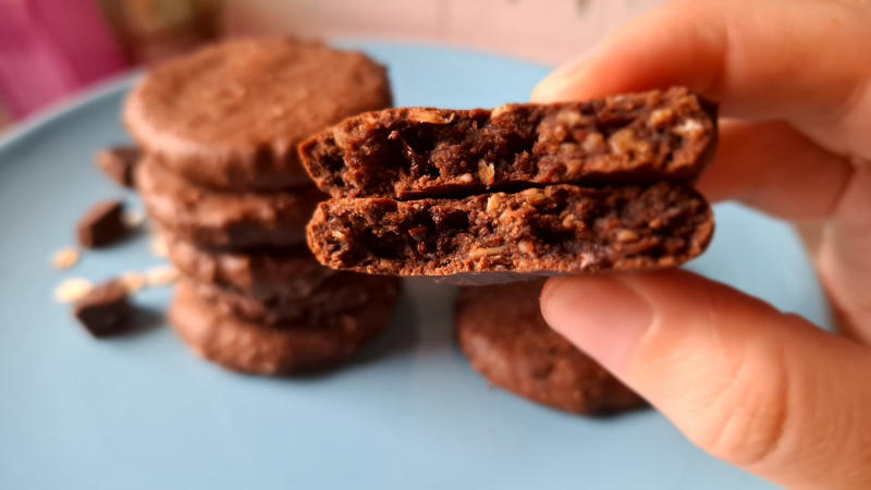 Biscotti con avena al cioccolato