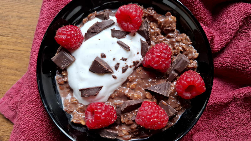 Overnight oats cioccolato e lamponi