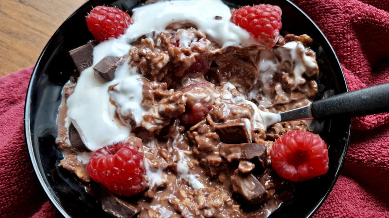 Overnight oats cioccolato e lamponi